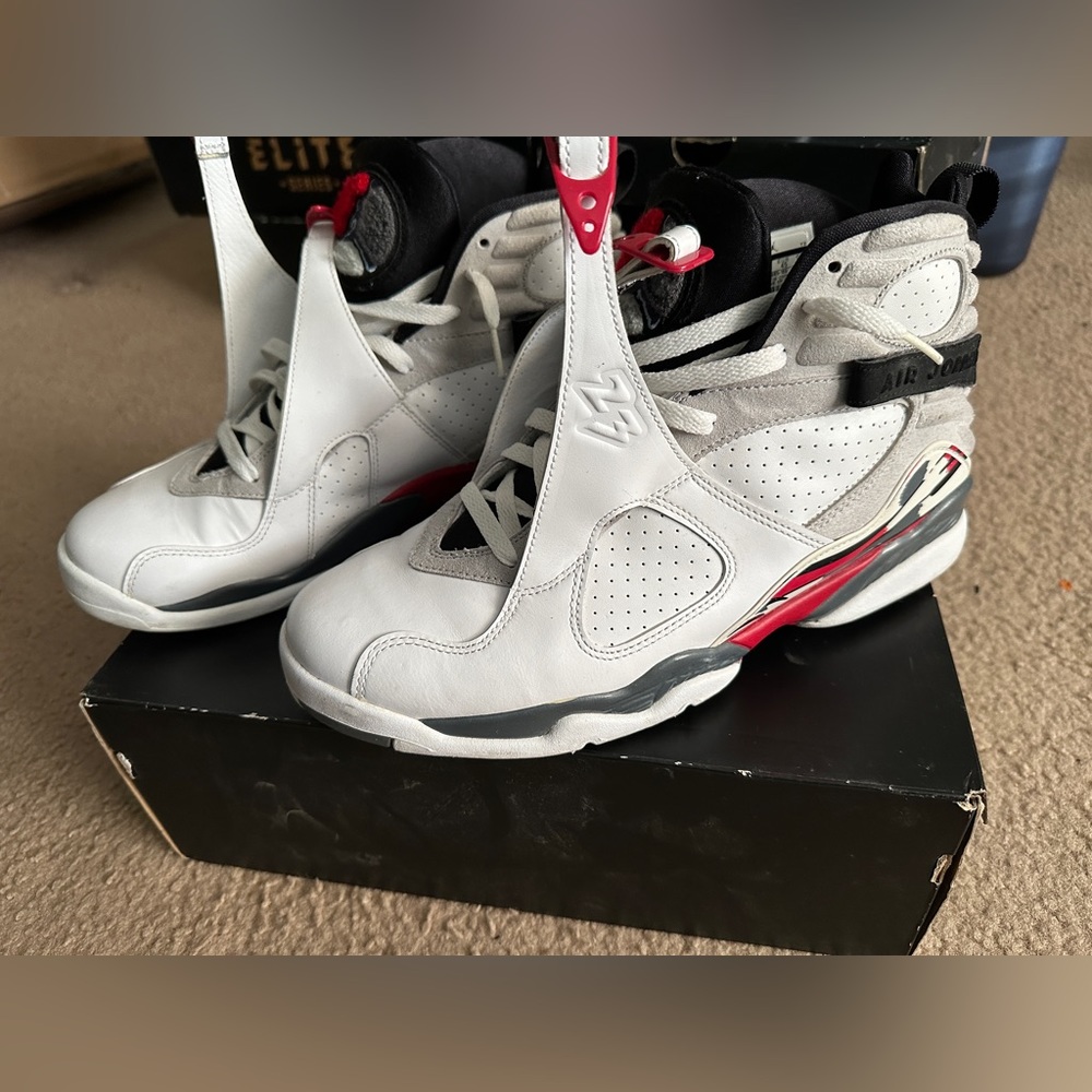 Nike Air Jordan Retro 8 Bugs Bunny